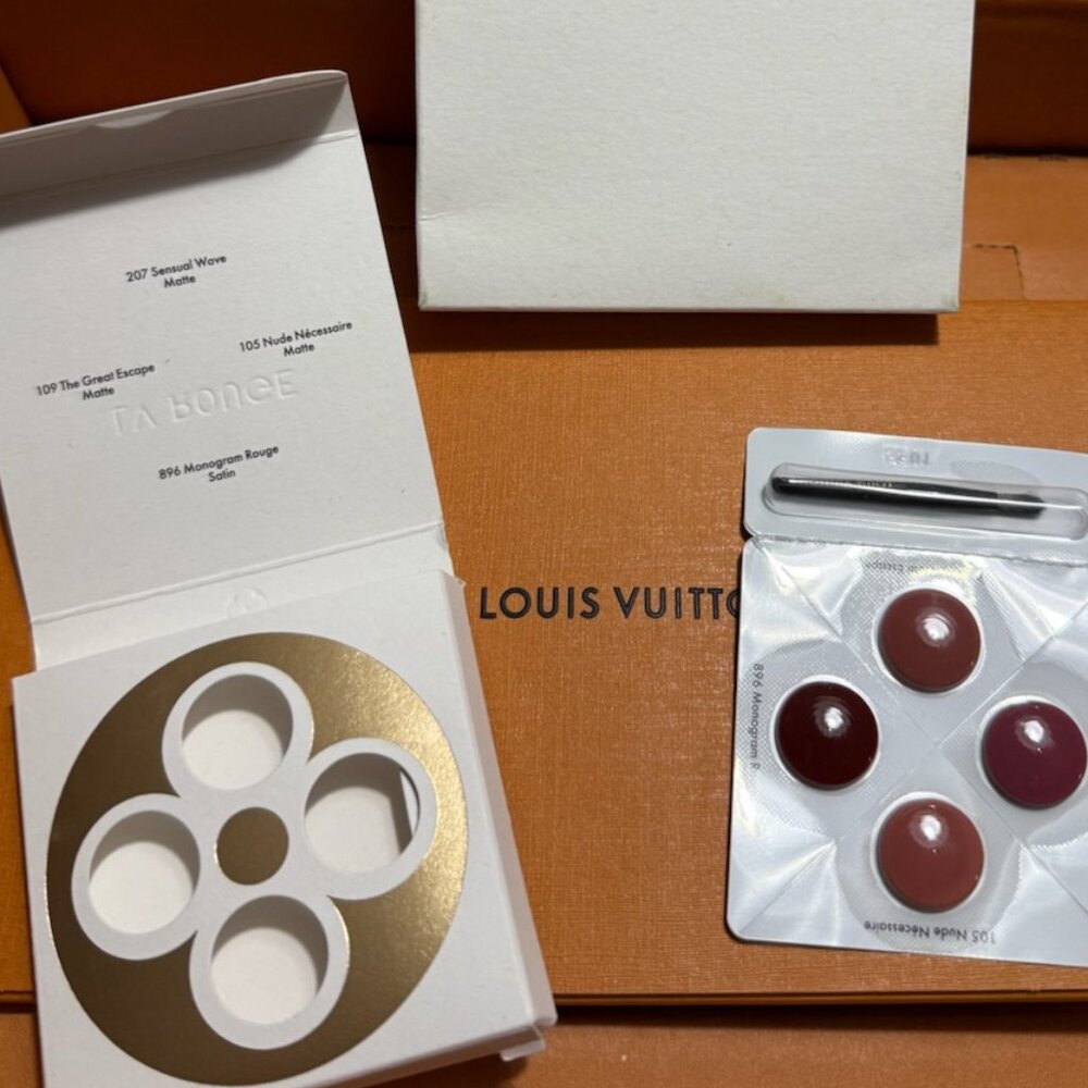 AUTHENTIC RARE LV MAKEUP Mini LIPSTICK Gift PALETTE-Comes in LV GIFT PACKAGE